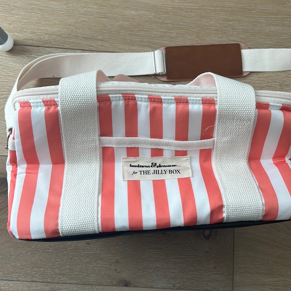 Business  & Pleasure X Jilly Box Cooler